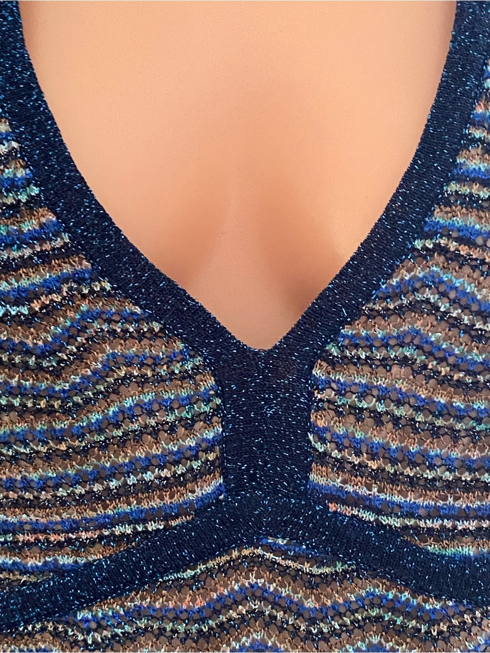 INTERMIX MULTI COLOR METALLIC TRIM V-NECK KNIT TOP